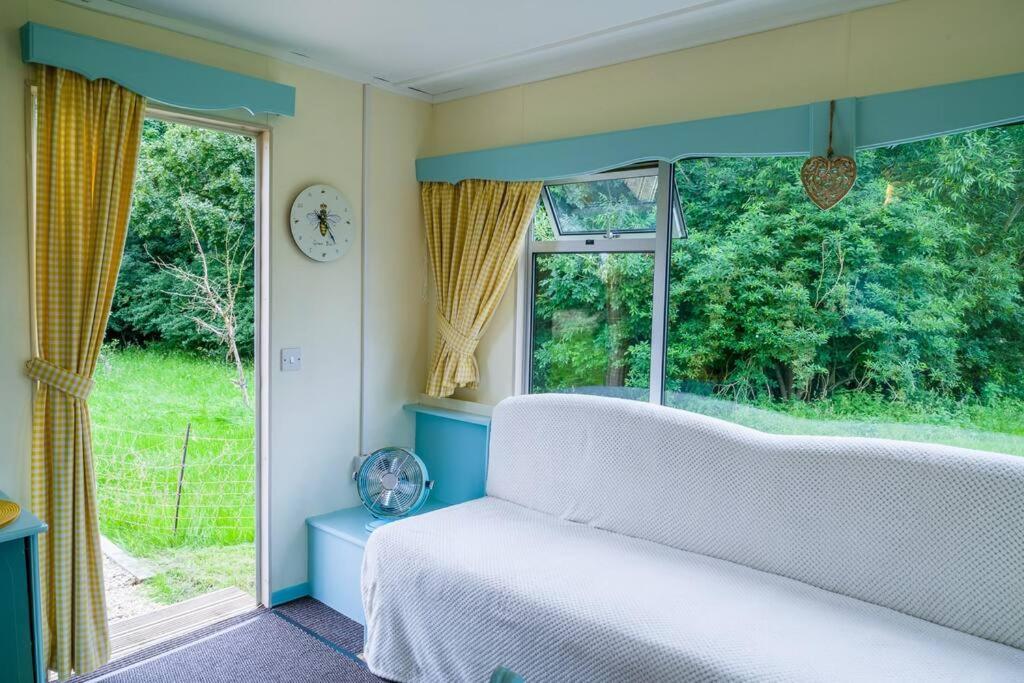 Wind In The Willows: Sleeps 4, Kitchen, Bathroom, Lounge, Wifi Napton on The Hill 外观 照片